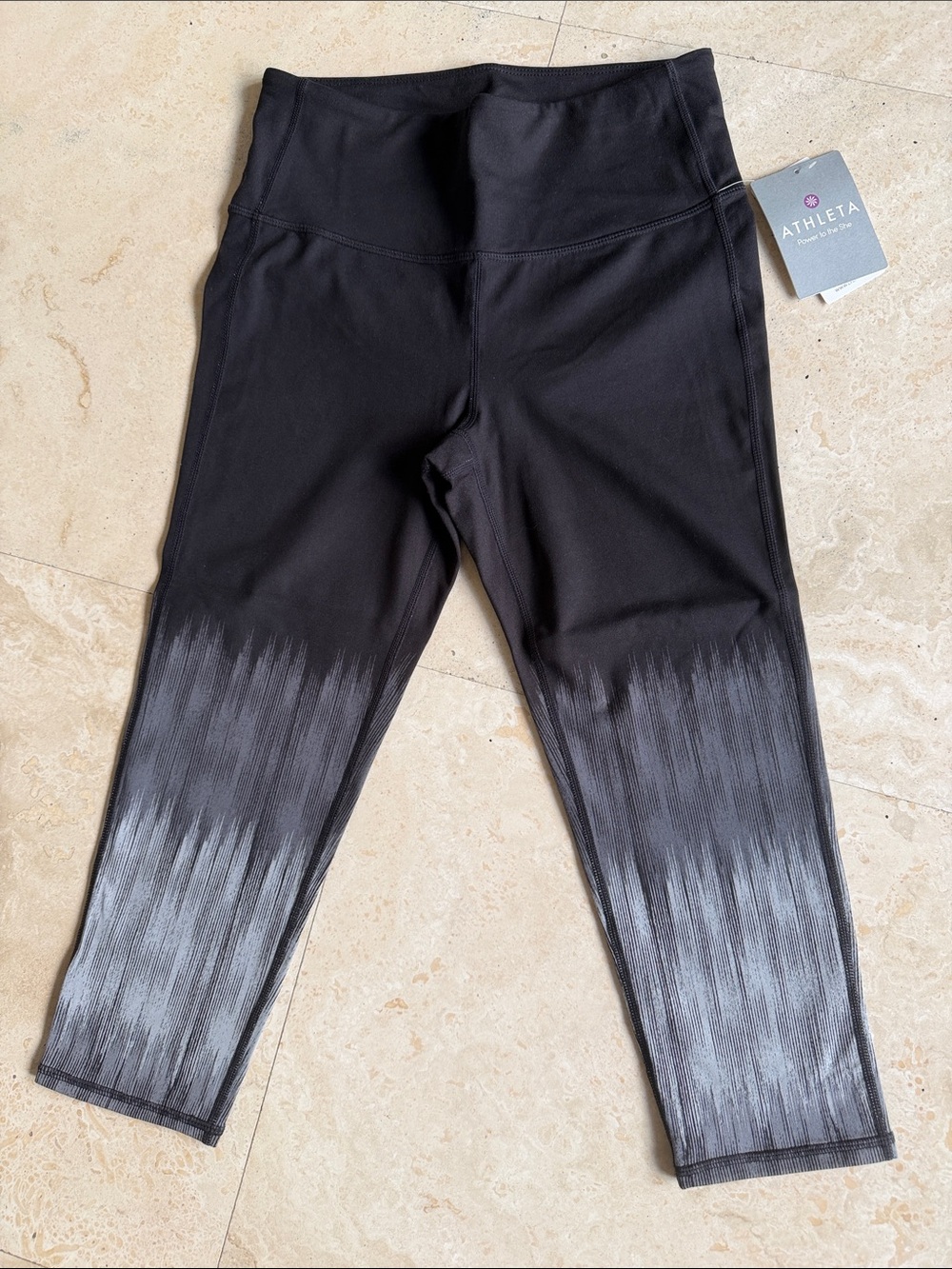 Athleta Black and Gray Ombre Capri Leggings